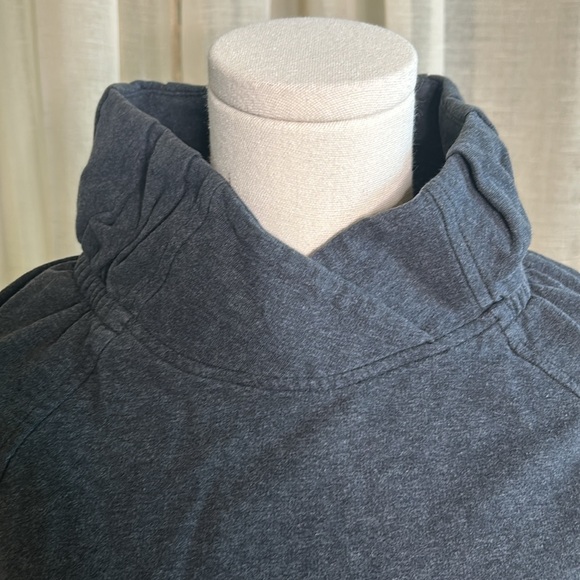 Lululemon Grey Sweater Older Style Moc Neck Turtle Collar Sz 6 ? - Picture 4 of 8